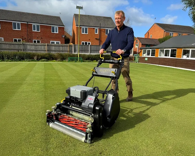 OMNIA od Allett Mowers – vysoký výkon s nízkými emisemi 1 OMNIA od Allett Mowers – vysoký výkon s nízkými emisemi